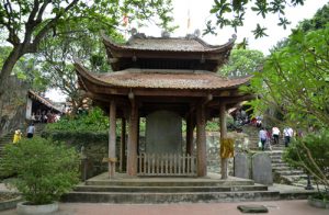 Bia đá cổ ở chùa Long Đọi có giá trị lớn về mặt lịch sử