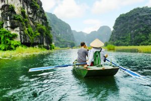 Đi thuyền ở Tràng An- Ninh Bình