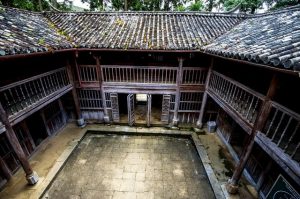 Kiến trúc ngôi nhà là sự kết hợp giữa văn hóa Hán- Mông- Pháp