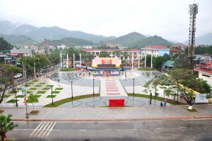 Quảng trường huyện Ba Chẻ
