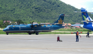 Hành khách muốn đi Lai Châu có thể mua vé máy bay đi hà Nội rồi từ Hà Nội đi Lai Châu bằng xe khách